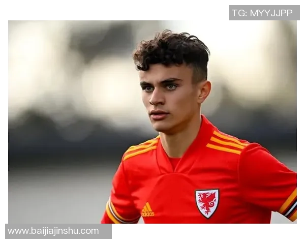 威尔士足球明星的崛起与成就探析：从吉格斯到贝尔的传奇之路