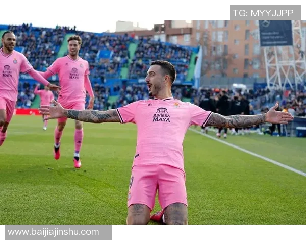 足球明星与素人街头对决 谁能笑到最后成为焦点之战